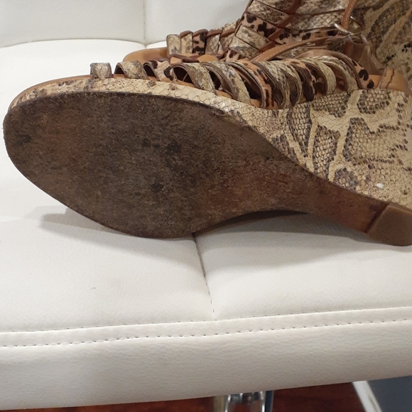 Cole haan snake skin/leather wedge size 9B - Picture 8 of 15
